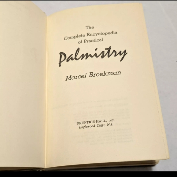 The Complete Encyclopedia of Practical Palmistry by Broekman B.C.E. w/ DJ 1972 - Picture 6 of 11